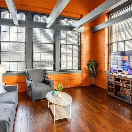 Centric Modern Loft W/ King Beds & Smart Gametable Villa